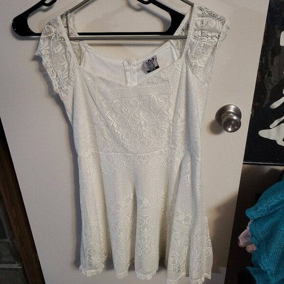 jonathan martin Dresses & Skirts - JONATHAN MARTIN WHITE LACE MINI DRESS SZ XL